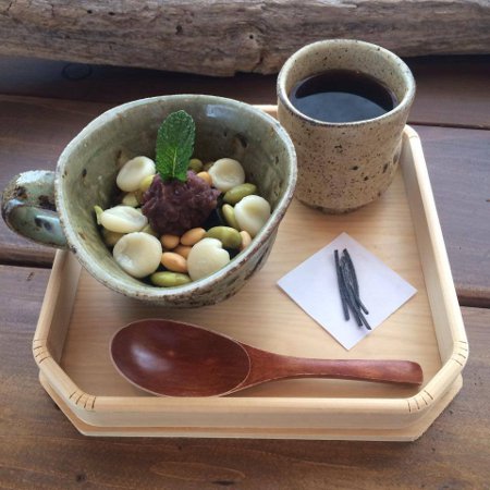 「ほうじ茶寒天と 豆腐白玉のあんみつ」_a0251920_1001922.jpg