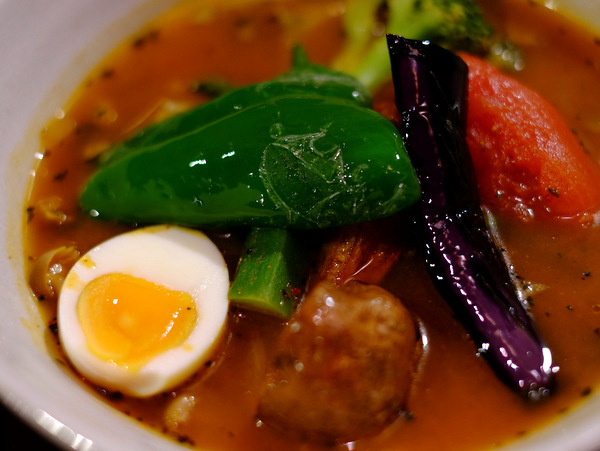 「北海道・札幌 札幌スープカレー曼荼羅(まんだら)のスープカレー」_a0000029_21365931.jpg