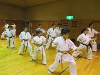土曜日空手 YC琴似・八軒・宮の沢・麻生_c0118332_23561242.jpg
