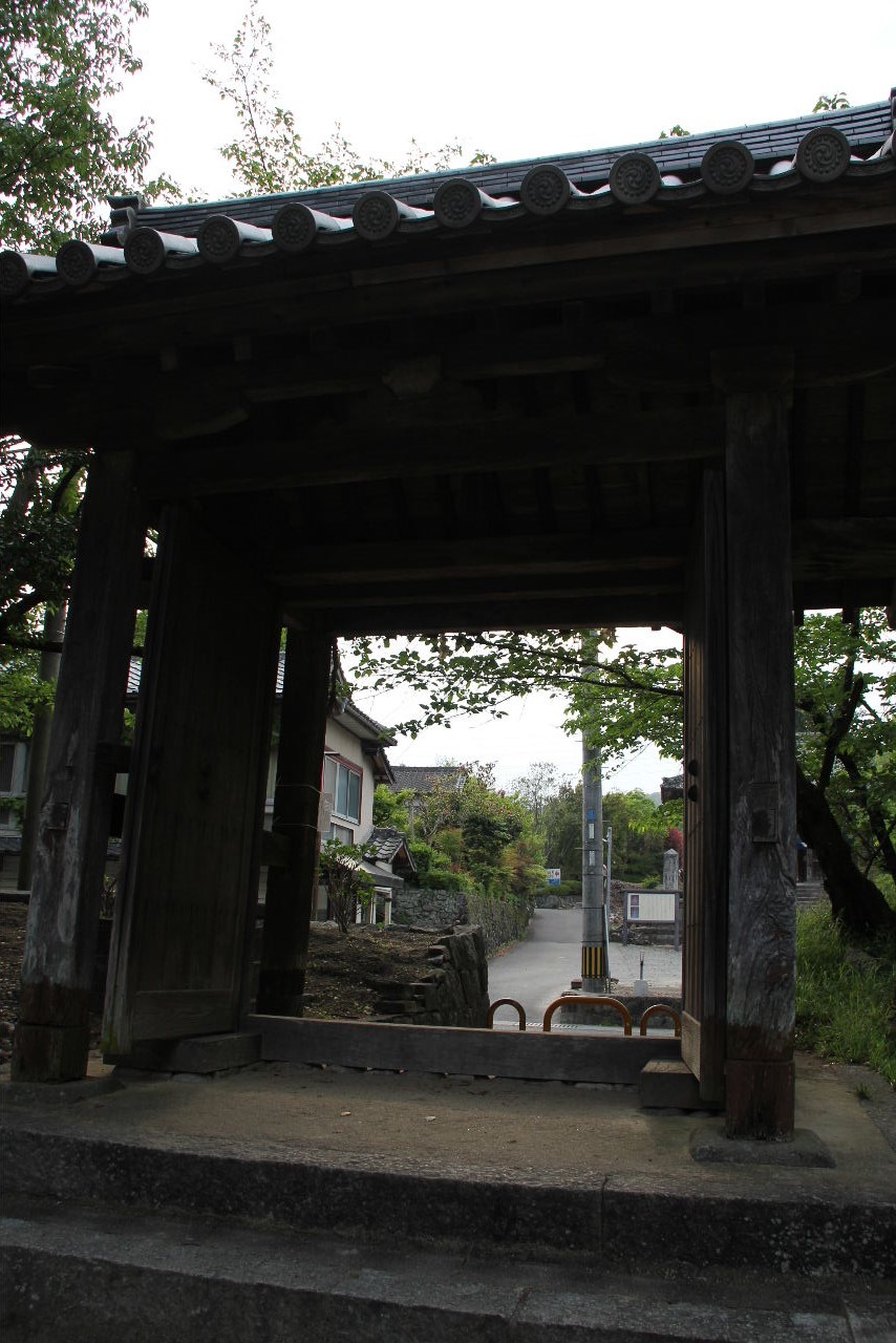 【與止日女神社】　肥前国一宮、欽明天皇二十五年創建の古社_c0011649_157732.jpg