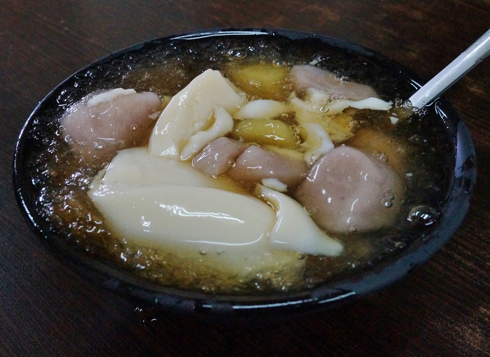 猫まみれ台湾旅行 その13 九份 ③圓豆花加薑汁をいただく_b0063958_7265660.jpg