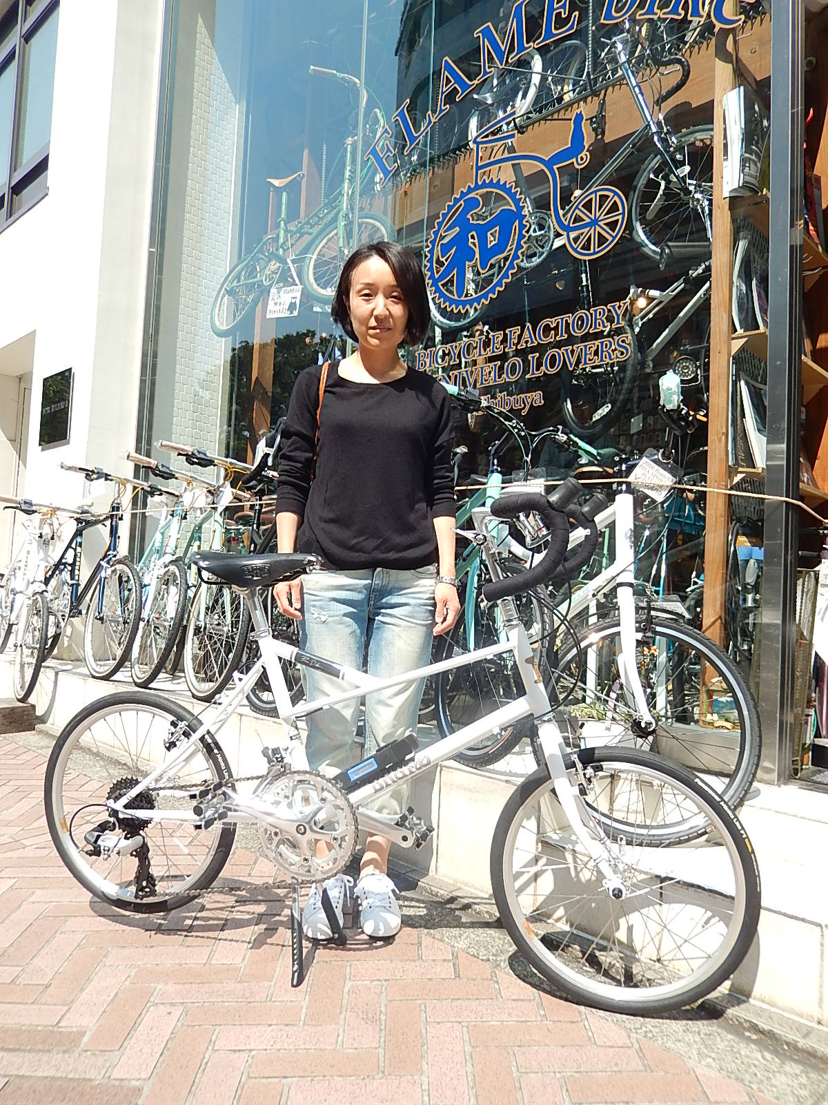 5月21日 渋谷 原宿 の自転車屋 FLAME bike前です_e0188759_2044130.jpg