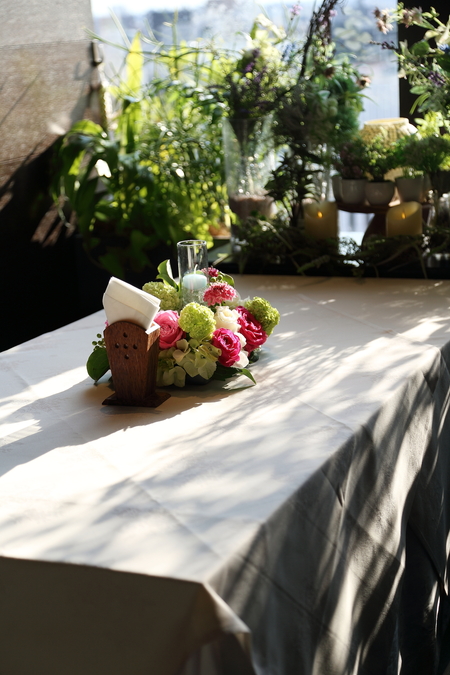 初夏の装花 アーチとプールの花 渋谷のレギャン東京様へ 信頼できる花屋_a0042928_2316446.jpg