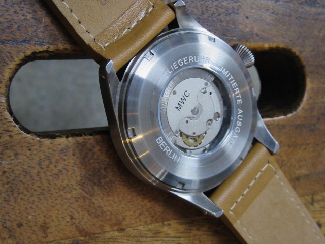 今夏・最終入荷(追加)です。。。MWC Classic AVIATOR デカ文字盤・自動巻き!★! (再・・)_d0152280_20384231.jpg