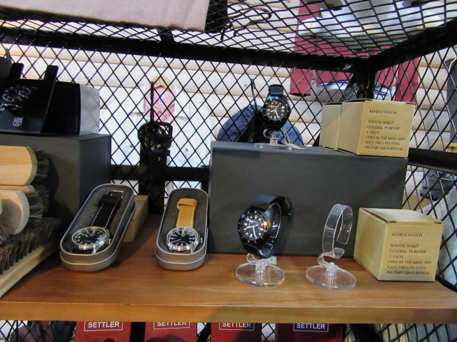 今夏・最終入荷(追加)です。。。MWC Classic AVIATOR デカ文字盤・自動巻き!★! (再・・)_d0152280_20405190.jpg
