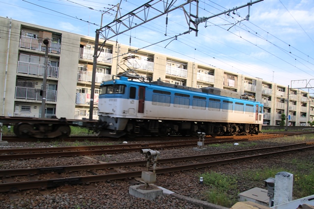 藤田八束の鉄道写真集＠鹿児島本線鹿児島中央駅踏切・・・早朝の貨物列車_d0181492_18474040.jpg