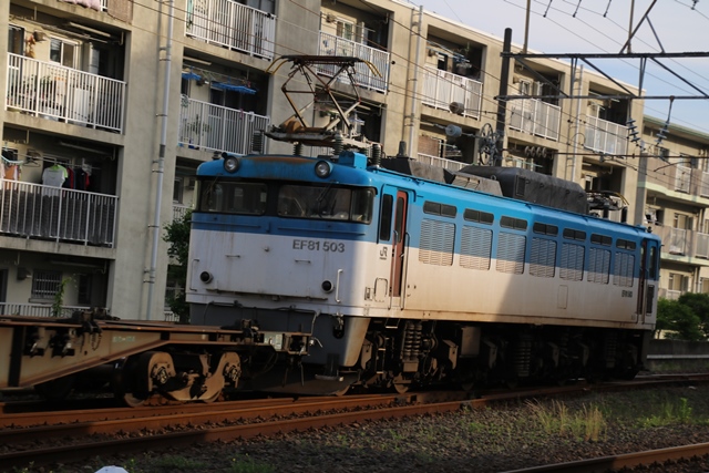 藤田八束の鉄道写真集＠鹿児島本線鹿児島中央駅踏切・・・早朝の貨物列車_d0181492_18481482.jpg