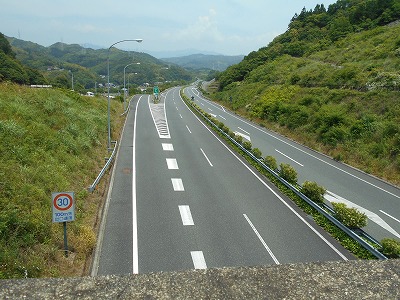 高知自動車道跨道橋(高知IC以西)_f0308898_11314057.jpg