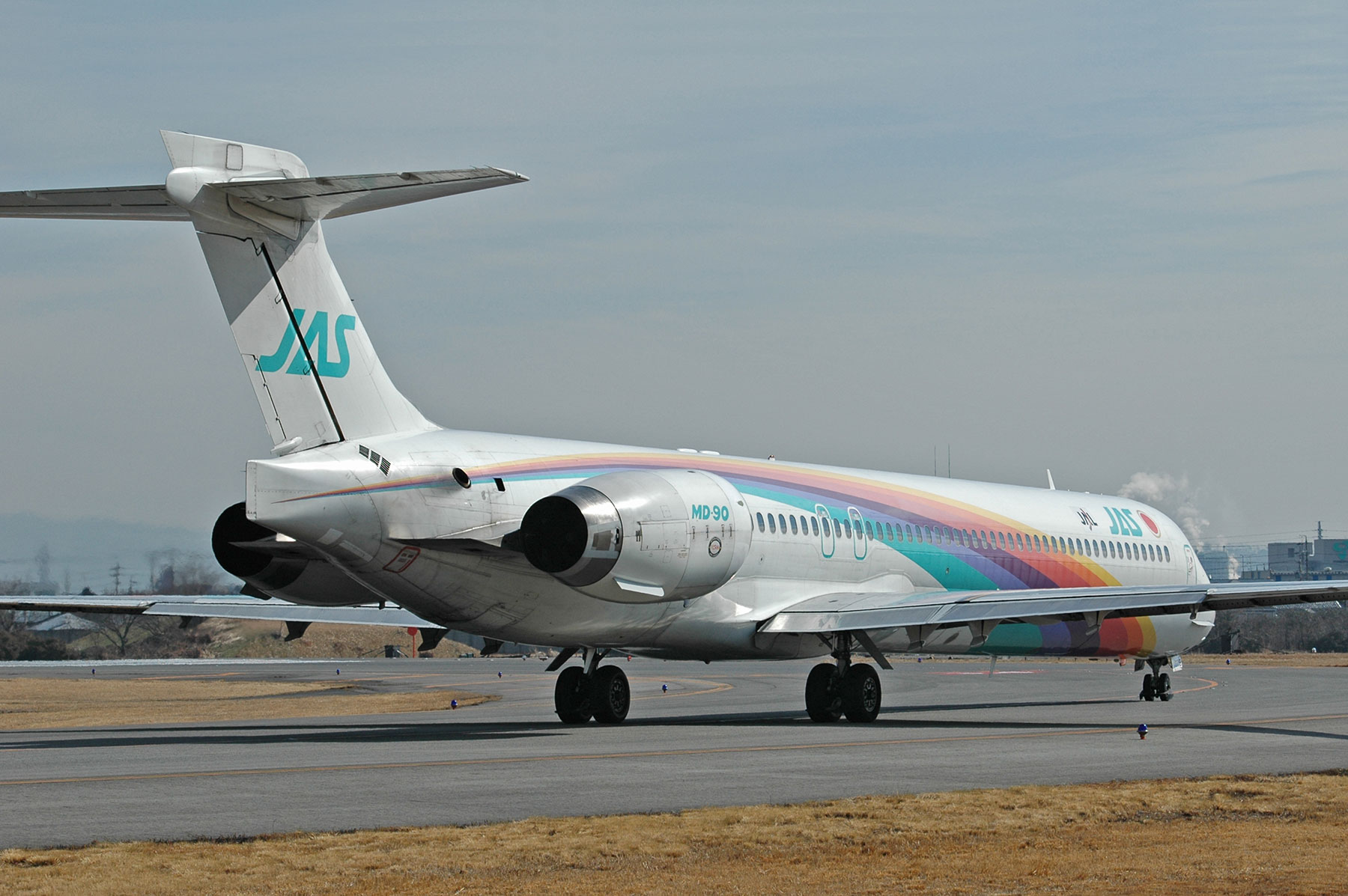 JAPAN AIRLINES MD-90(2号機)