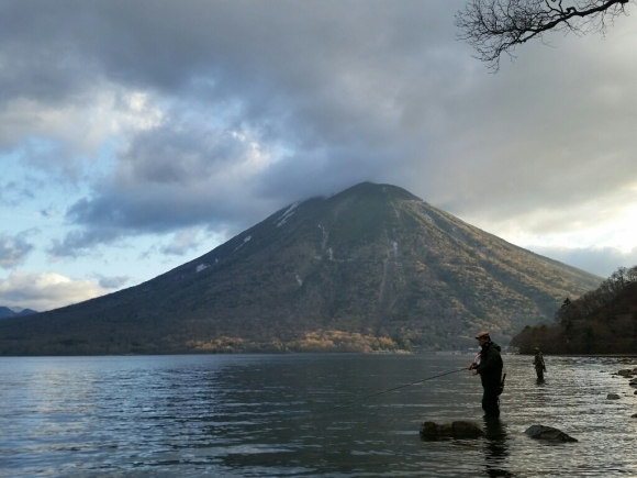 2016.04.30  中禅寺湖 3。_f0199881_08432388.jpg