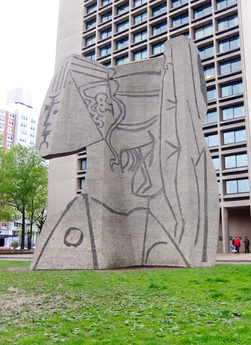 NYの街角アートで学ぶ「ポニーテールは若返りのもと?」、Picasso\'s Bust of Sylvette, by Carl Nesjär _b0007805_1046449.jpg