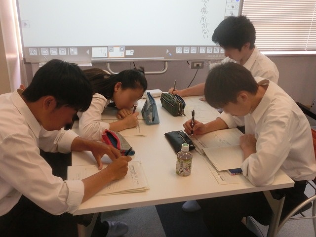 18歳選挙権を目前にした中、富士市立高校で「模擬議会」に議員10名が参加_f0141310_714992.jpg
