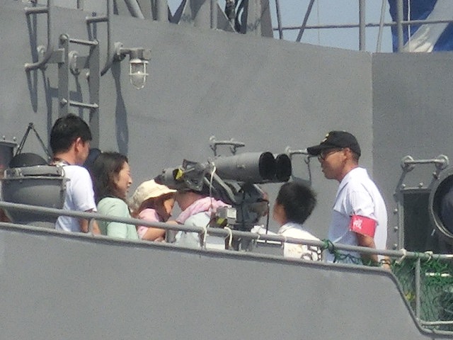 「遠州灘」に由来する海上自衛隊の多用途支援艦「えんしゅう」が田子の浦港に寄港_f0141310_761845.jpg