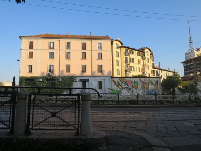 イタリア日記　 ナビリオ散歩　Milano Naviglio,　just walk around..._a0003318_0214490.jpg