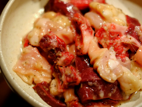 「北海道・札幌 焼肉屋かねちゃんのわらじ、肉コース」_a0000029_1810351.jpg