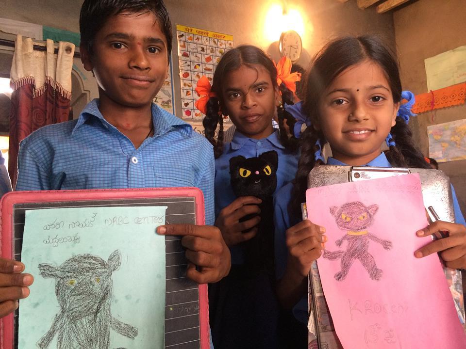 インドの子どもたち、クロッチの服を創ってくれるよ！_f0193056_17320982.jpg