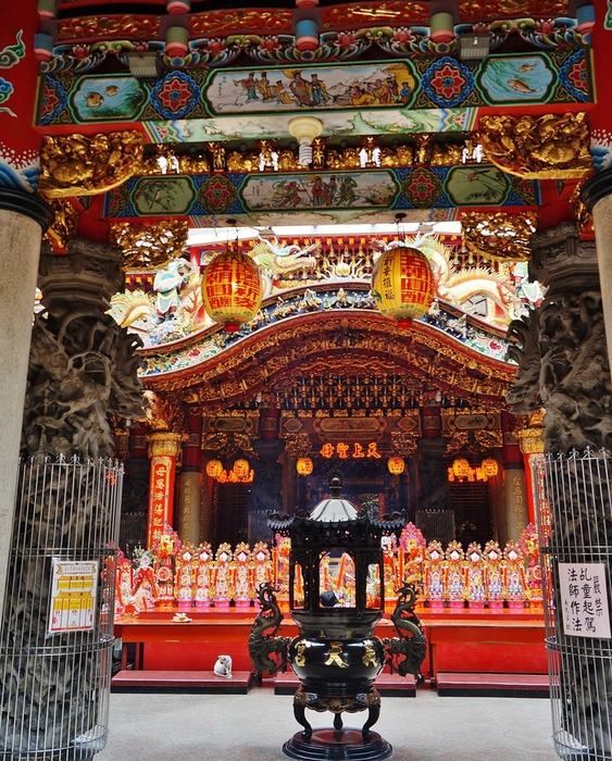 猫まみれ台湾旅行　その１８　三重義天宮と寺猫_b0063958_19505112.jpg