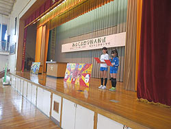 田植え体験(月光原小・西根小) _d0247484_17564230.jpg