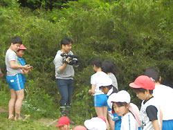 田植え体験(月光原小・西根小) _d0247484_1826561.jpg