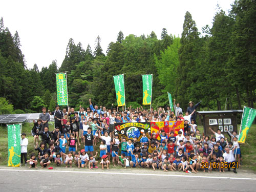 田植え体験(月光原小・西根小) _d0247484_18301657.jpg