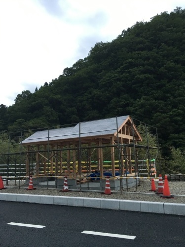 BUS STOPはRiver Hut_d0087595_20264367.jpeg