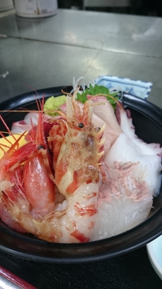 鬼えびの海鮮丼_d0235898_05145498.jpg