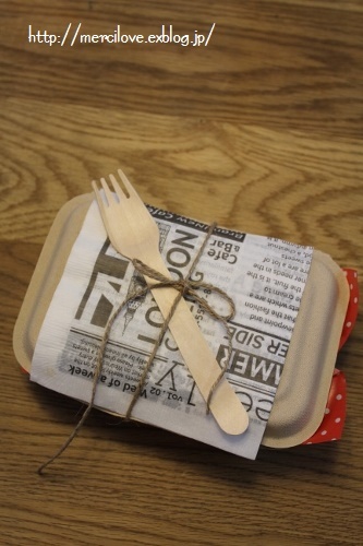 セリアのペーパーランチボックスでcafe風弁当 Merci セリアのペーパーランチボックスでcafe風弁当 Merci