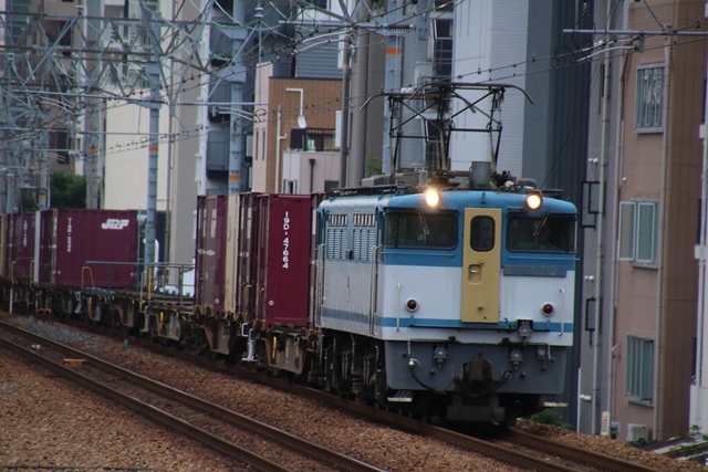 藤田八束の貨物列車写真集＠山陽本線ＪＲさくら夙川駅にて・・・レトロな貨物列車、楽しみなガーデニング_d0181492_075315.jpg