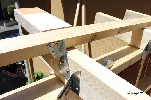 DIY小屋作り４（屋根作り）垂木とポリカ波板とおしゃれな飾り屋根を設置_f0023333_22001605.jpg