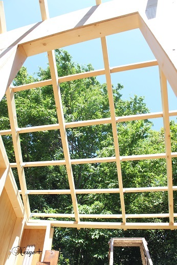DIY小屋作り４（屋根作り）垂木とポリカ波板とおしゃれな飾り屋根を設置_f0023333_22002499.jpg
