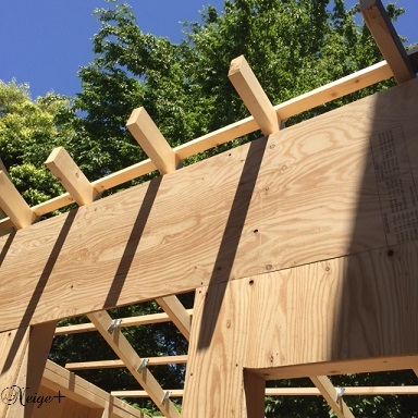 DIY小屋作り４（屋根作り）垂木とポリカ波板とおしゃれな飾り屋根を設置_f0023333_22020798.jpg