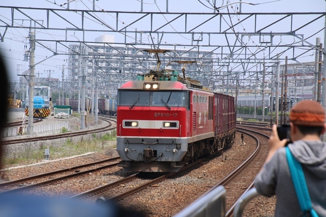 藤田八束の鉄道写真@鉄道写真を撮る若者たちに列車のこと、鉄道のことを教えてもらう・・・若くなります_d0181492_21470092.jpg