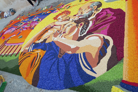 傑作を花で描いて町彩る、Infiorata di Spello1_f0234936_6434699.jpg