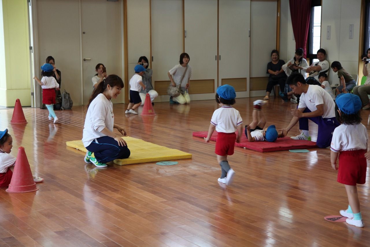 体操参観(年長・年中組)_b0277979_1735268.jpg