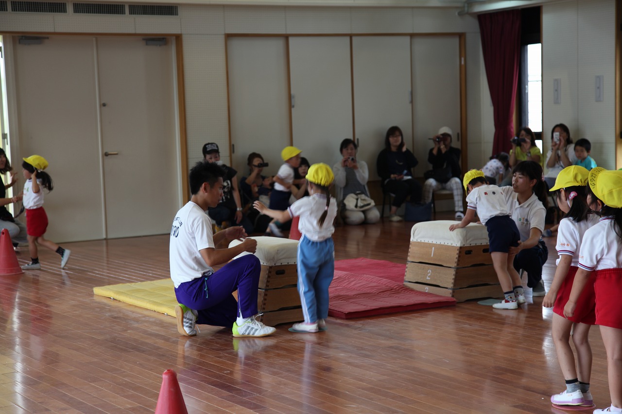 体操参観(年長・年中組)_b0277979_1736435.jpg