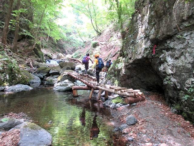 奥秩父　中津川大若沢で沢登り　　　　　 Stream Climbing in Ōwakasawa, Chichibu-Tama-Kai NP　　　　_f0308721_16471835.jpg