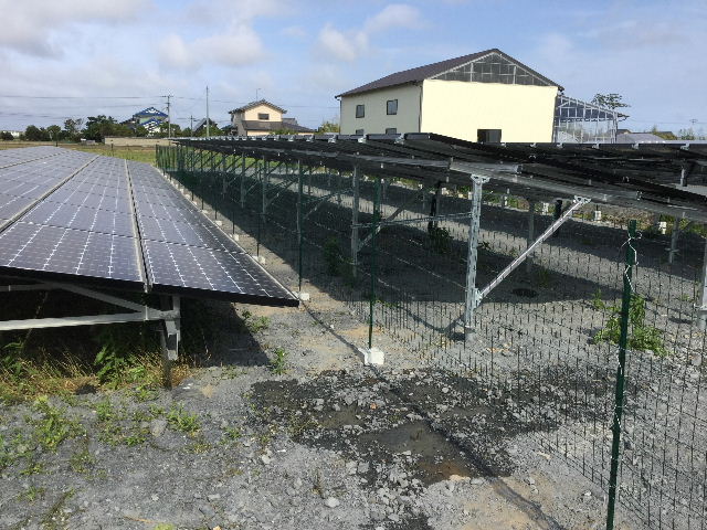 太陽光発電・フェンス作り_f0031037_20115486.jpg