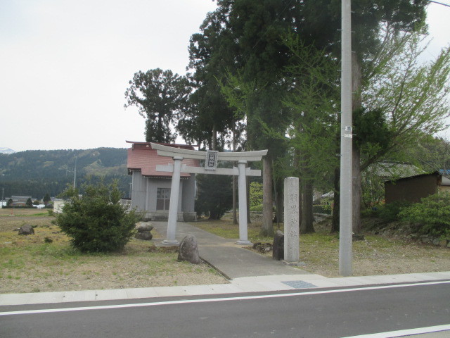 羽黒神社（入善町）_c0182455_11004029.jpg