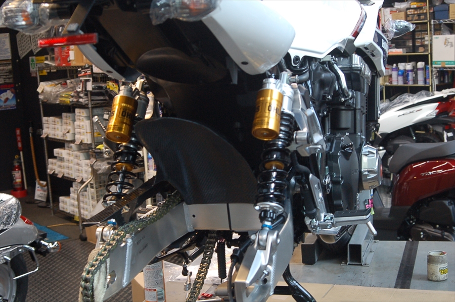 ホンダ CB1300SB カスタム実例紹介☆~オーリンズ・ゲイル ...