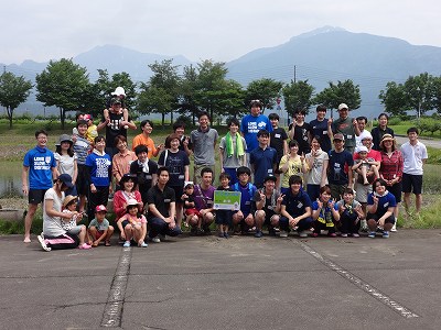 親子田植え教室　　　　　魚沼基幹病院田植え_b0092684_1926153.jpg