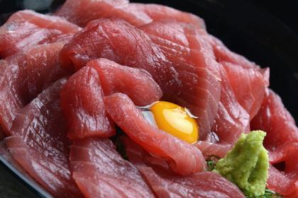 海鮮料理や.....涼しげな感いっぱいのデザート...._b0194185_23114838.jpg