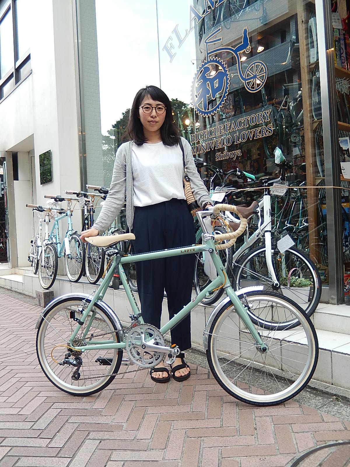 6月1日 渋谷 原宿 の自転車屋 FLAME bike前です_e0188759_19265428.jpg