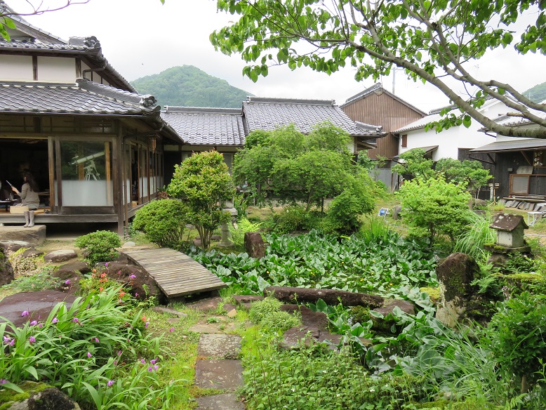 f0185379_1613614.jpg