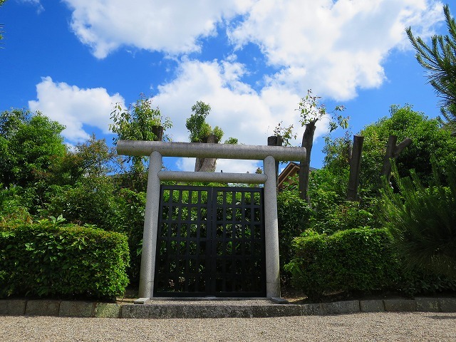 平群を歩く 長屋王の墓と吉備内親王の墓をたずねて_b0326483_22431233.jpg