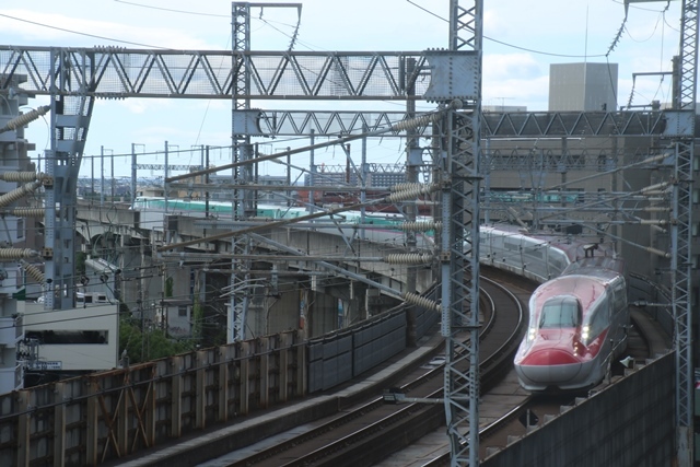 藤田八束の東北新幹線ベスト写真＠鉄道写真東北新幹線「こまち」と「はやて」のコラボ写真・・仲良し写真_d0181492_10031136.jpg