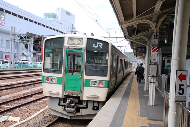 藤田八束の福島の旅＠快速電車で仙台から福島へ・・・元気なこともたち・・・新緑の山々・・・東北はとっも快適な季節です_d0181492_10220415.jpg