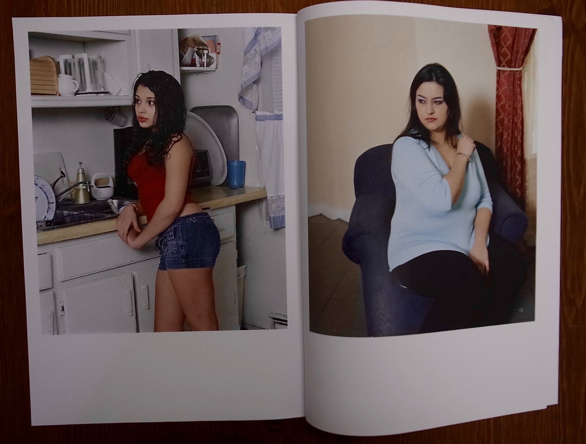 コロンビアの写真3 Contemporary photography in Colombia 困難な歴史を抱えて_b0187229_1924742.jpg
