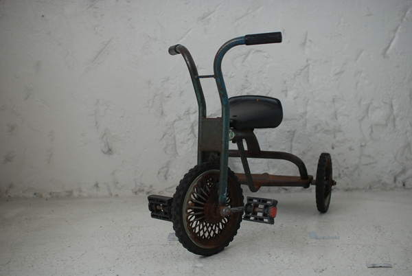 Tricycle_a0212642_16412534.jpg