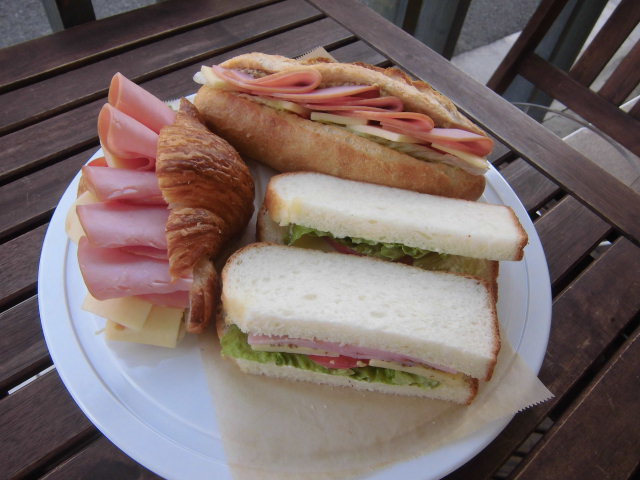 サンドイッチのランチ_c0172969_12242968.jpg