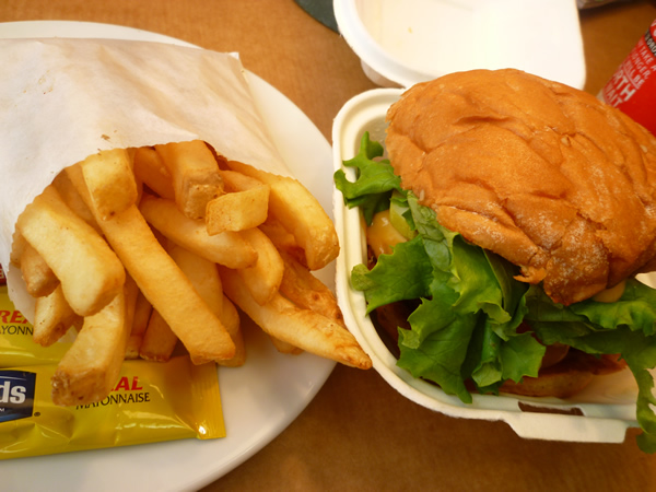 Teddy\'s Bigger Burgers（テディーズ・ビガーバーガー）_c0152767_1048124.jpg